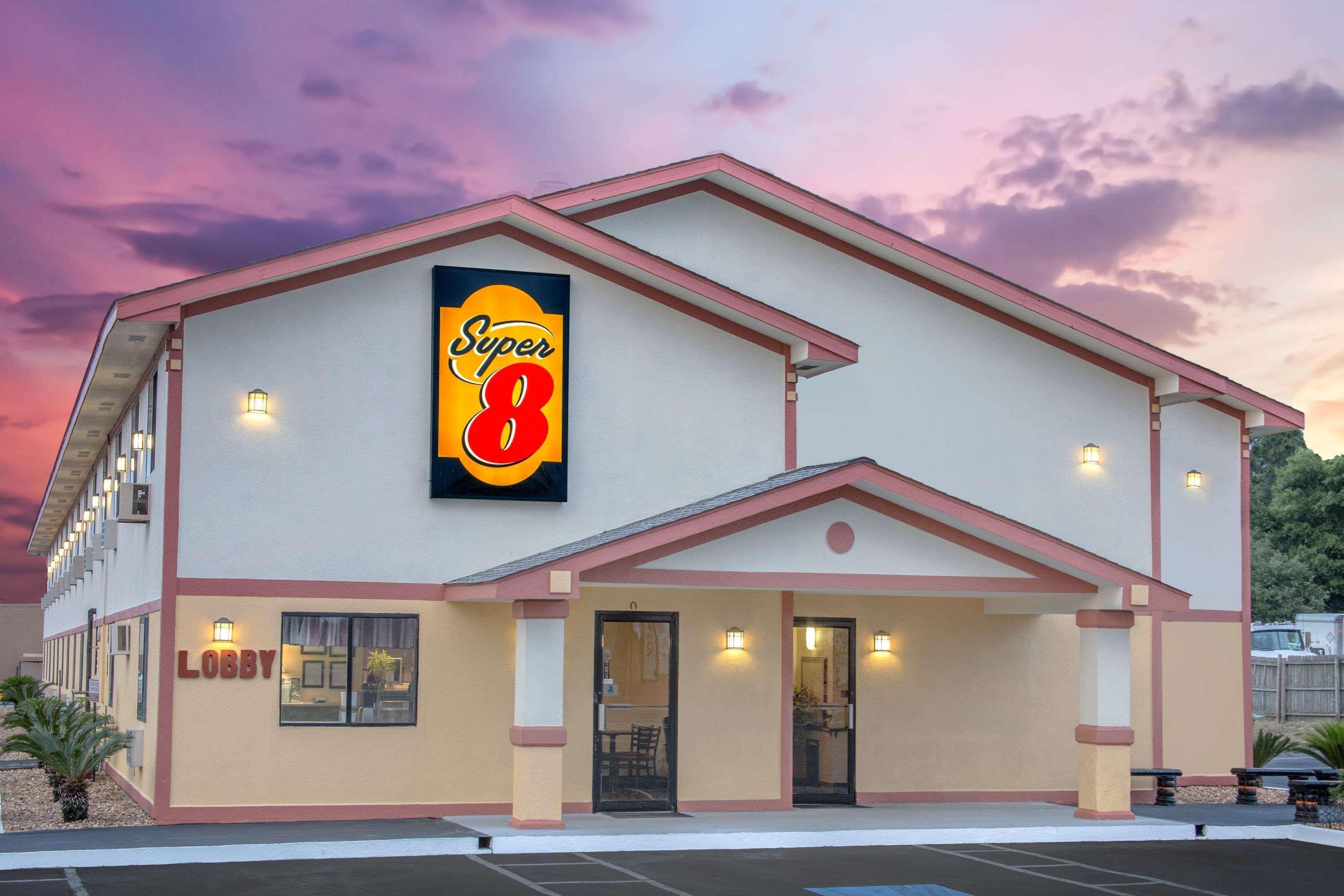 Super 8 By Wyndham Douglas Esterno foto